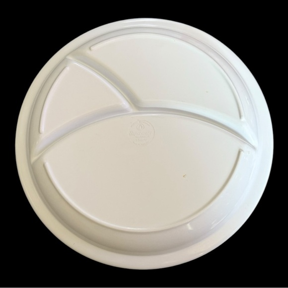 Vintage Disneyland divided plate featuring Mickey Mouse & Friends - Picture 2 of 3